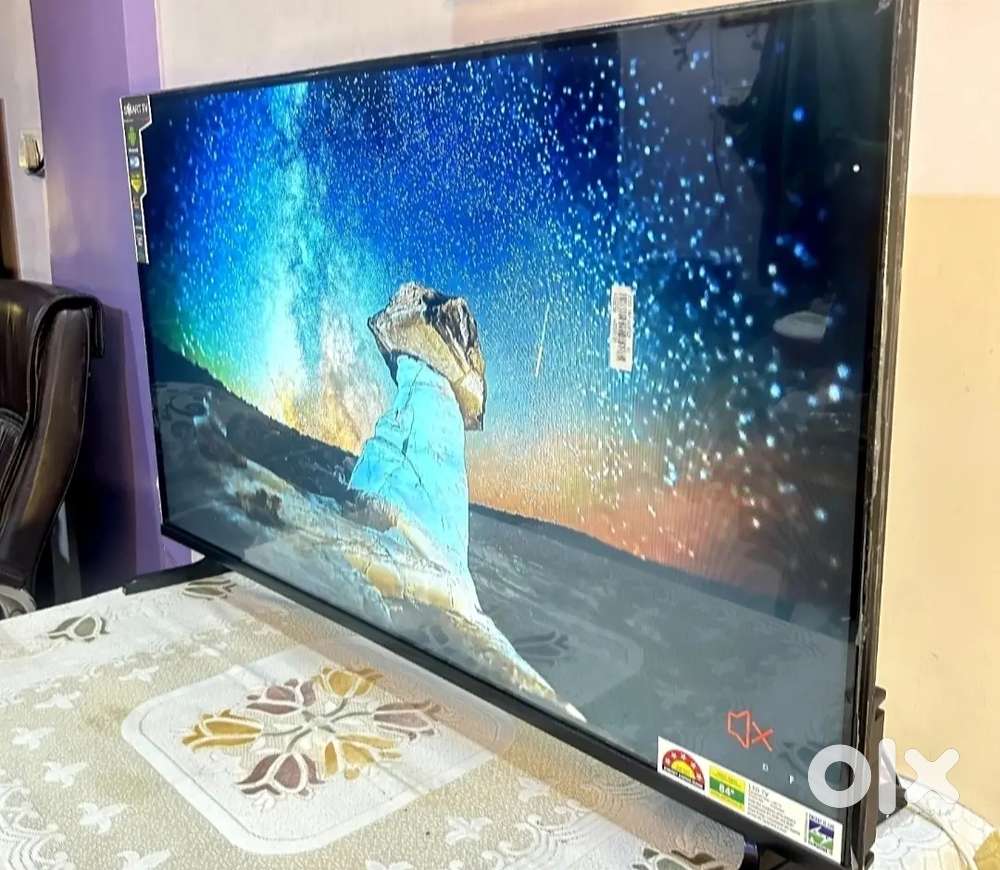 32 Inches Google tv urgent sell under warranty with Bill and warranty
