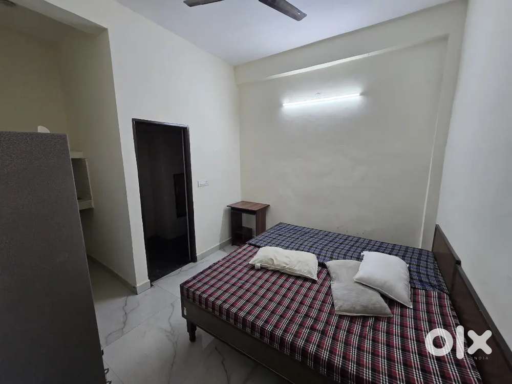 1Rk independent Room in Noida sector 135,136 or 142