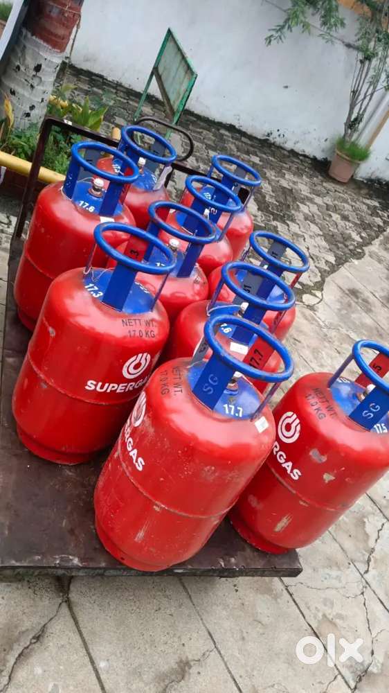 Cylinder Delivery boy 2 wheeler