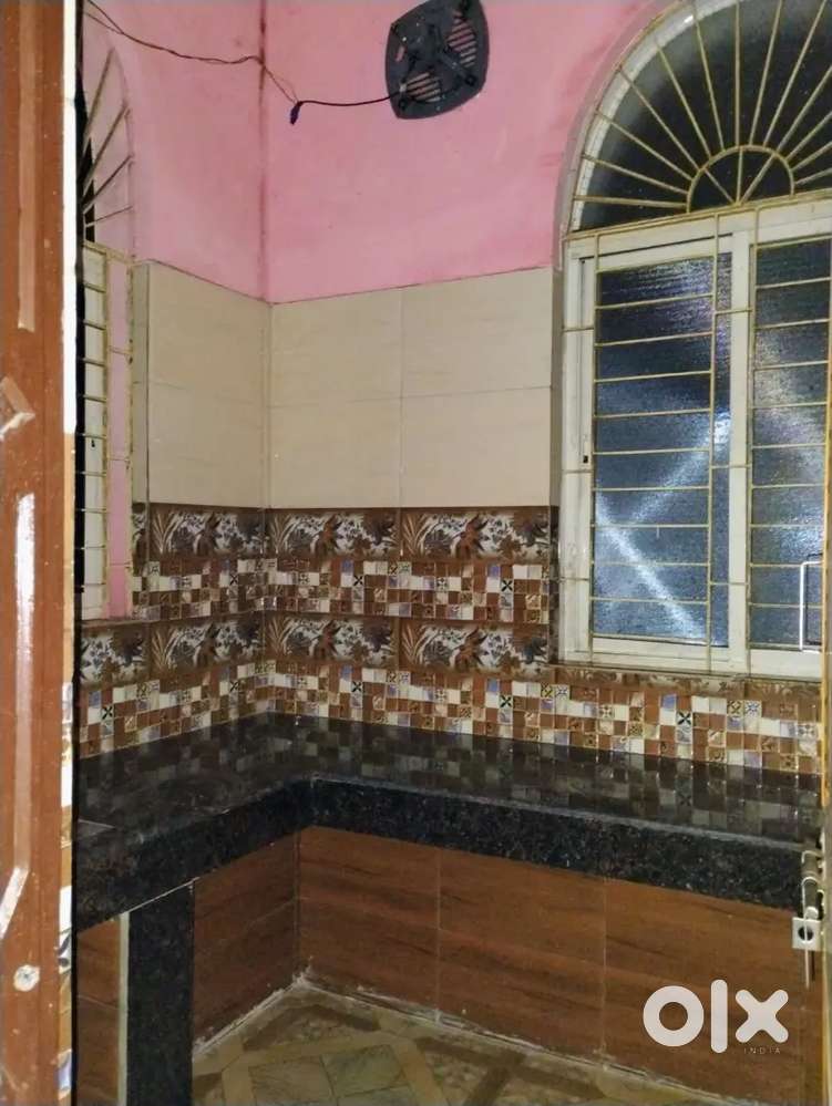 FAMILY, BACHELOR AND COUPLES ROOM AVAILABLE (BROKER CHARGES APPLY)