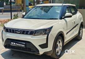 Mahindra XUV300 W6, 2022, Petrol