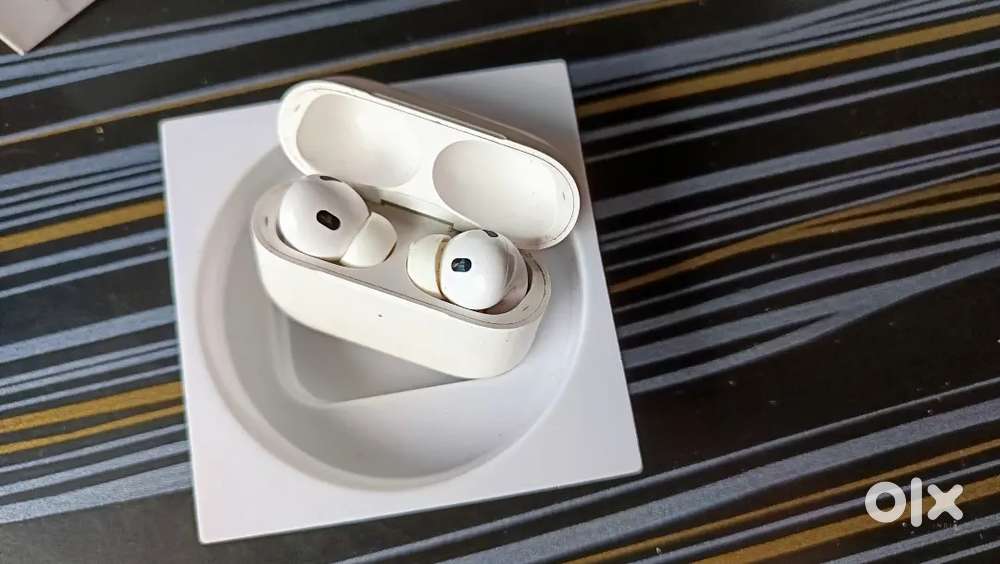 AirPods Pro Apple