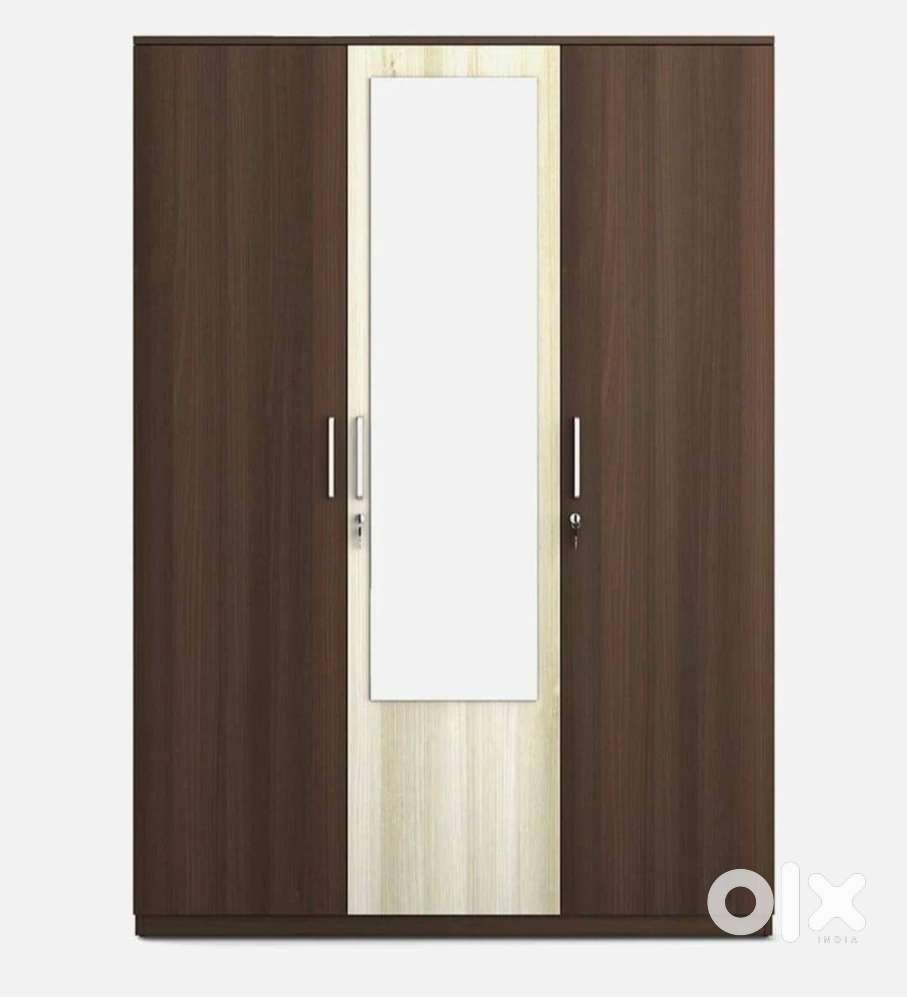3 Door Wardrobe with Mirror With Drawer