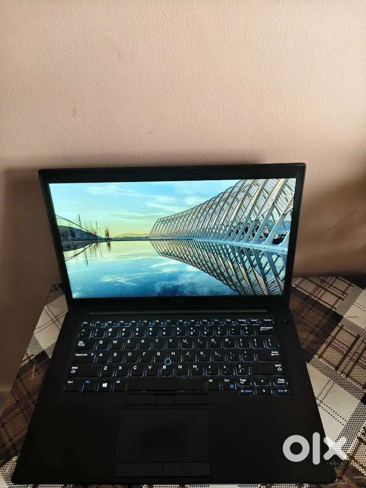 Dell laptop 7490 i5-8th 16gbram 256gb ssd