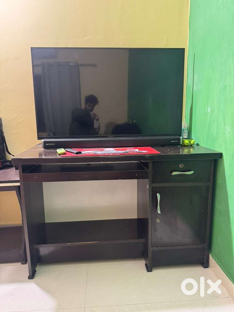 Computer table black colour