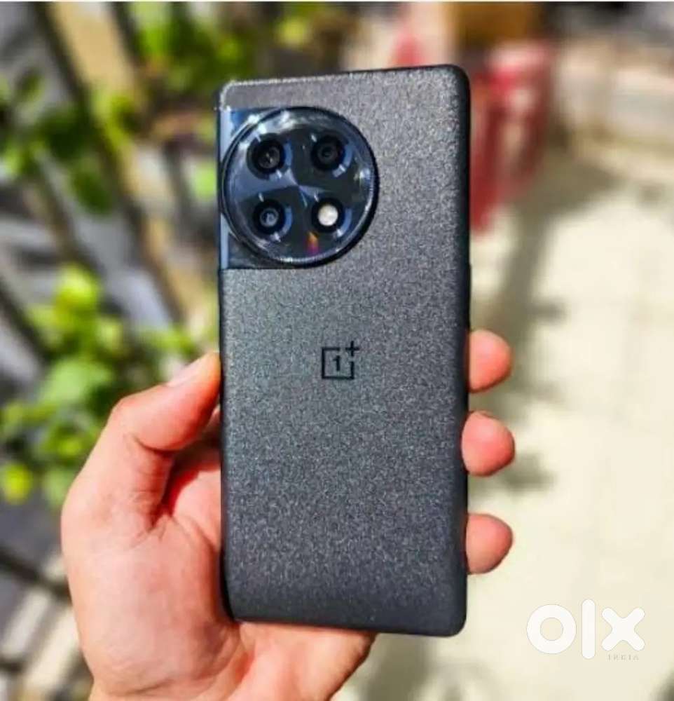 One plus 11 refurbished mobiles,bill and warranty available