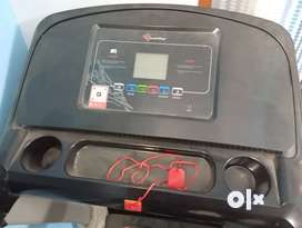 Treadmill (Power Max)