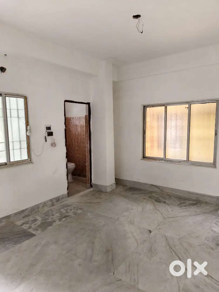 2bhk flat available for rent between baguhati and chinarpark