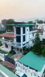 Independent 1st floor