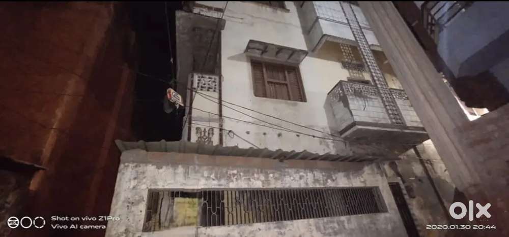 Jaitpura Me 3 manzila makan bikau hai.