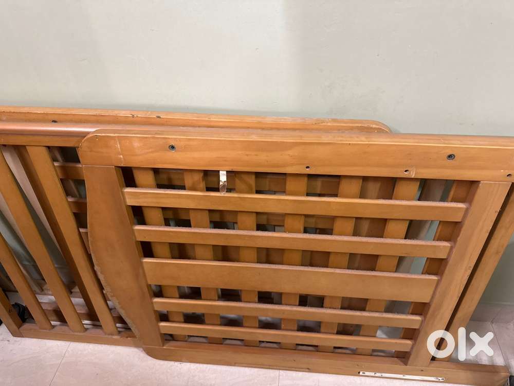 Baby cot with mattress