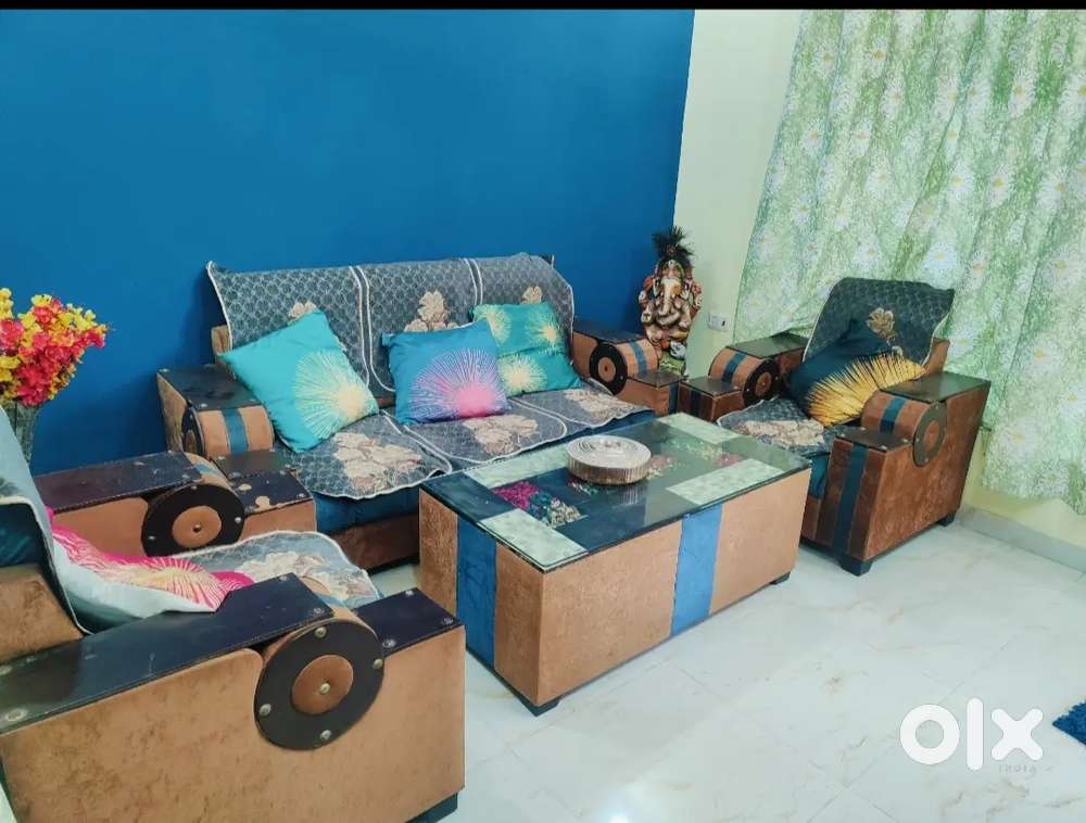 Sofa Set with central tabel
