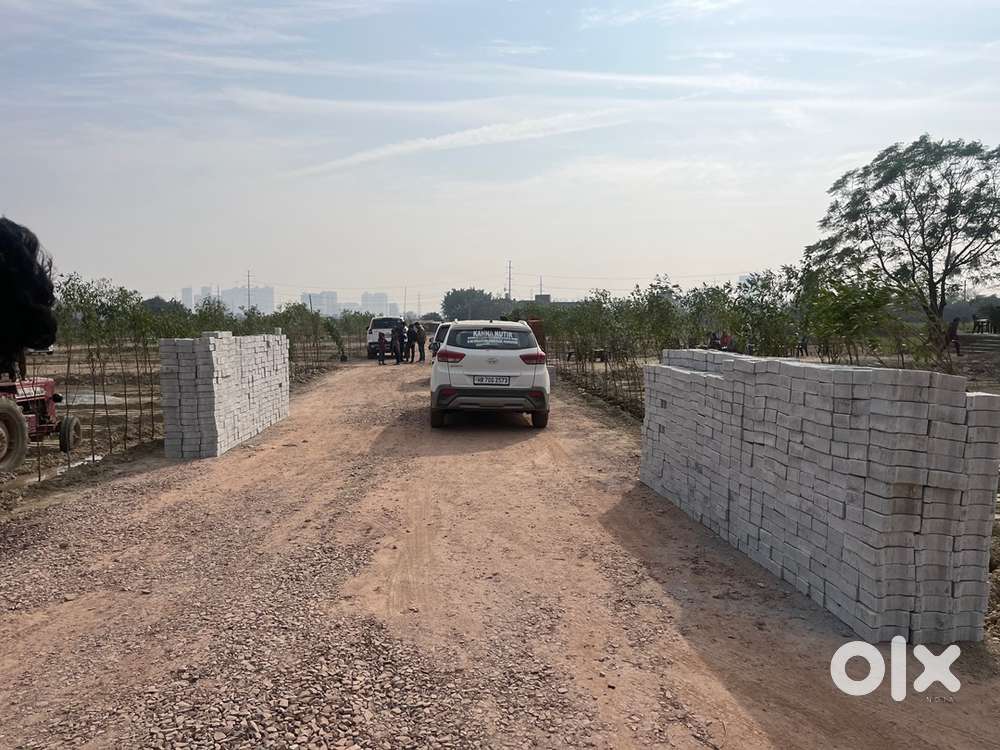 Plot near pari chowk