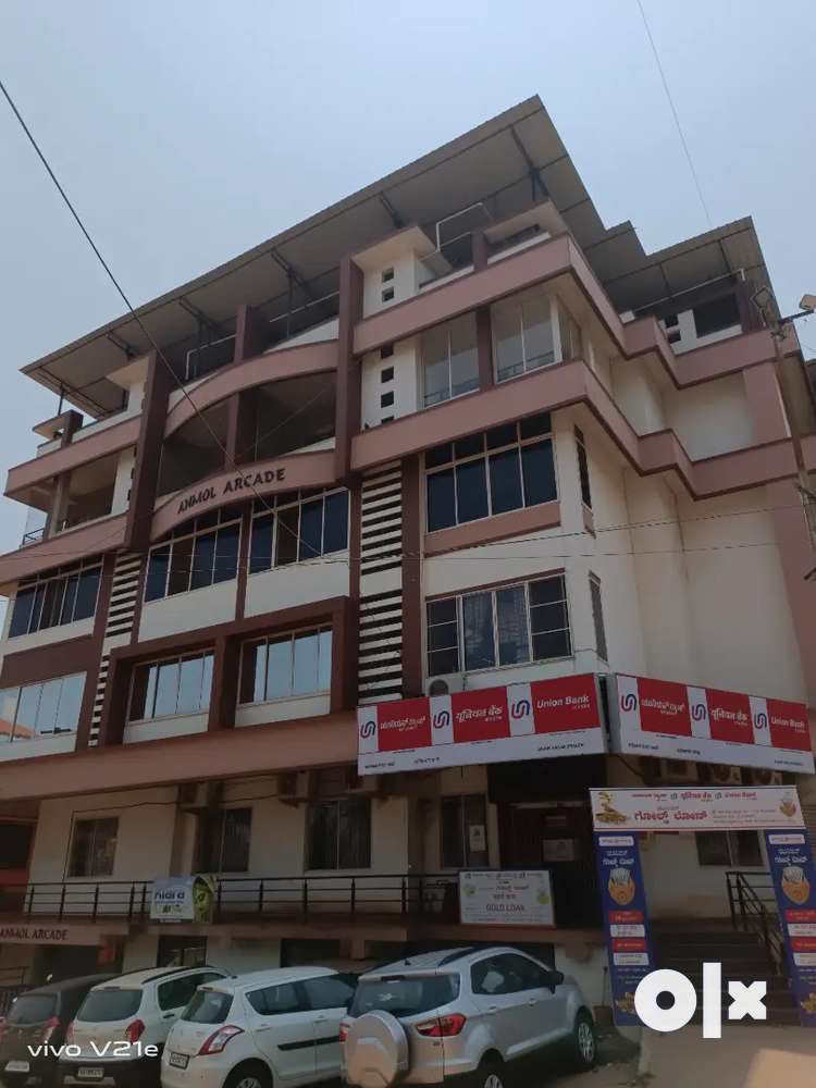 Sale 3 bhk 1550 sqft fully furnished flat Ashok Nagar junction