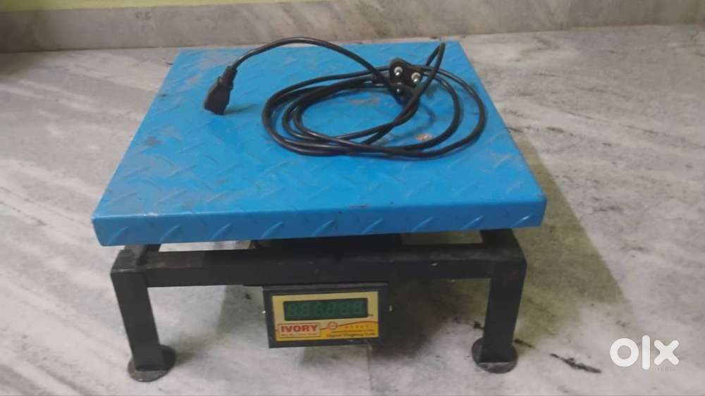 Digital weighing machine Good condition (ivory) Brand