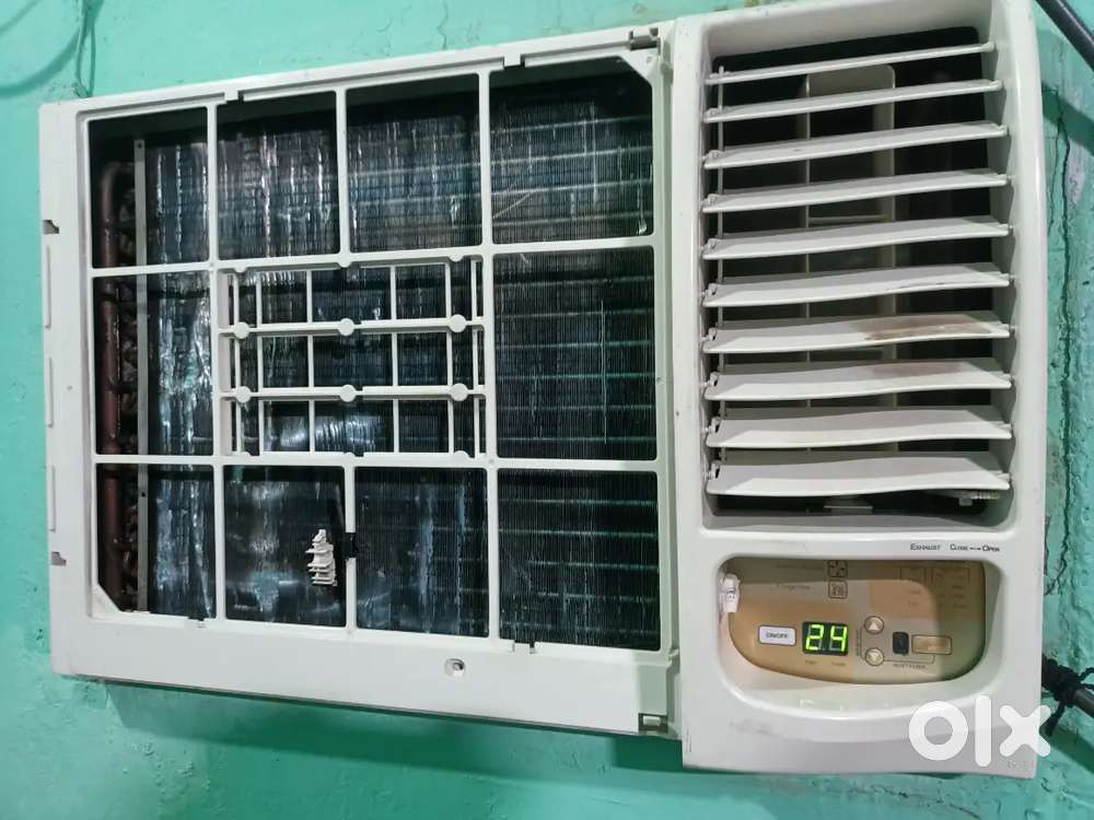 Crrier 1.5 Ton window Ac in good condition