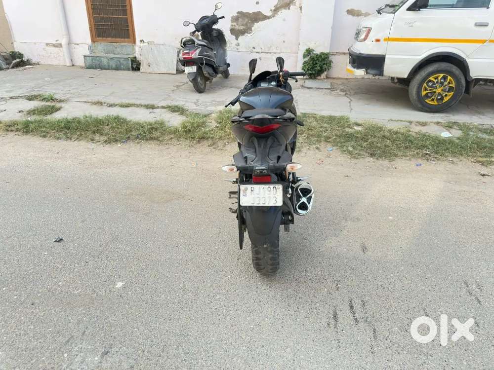 Suzuki Gixxer 150 sf black