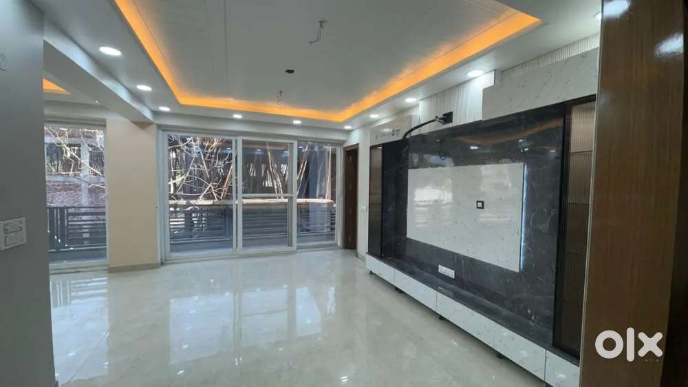 4 bhk Super luxury flat in central Noida sector 107