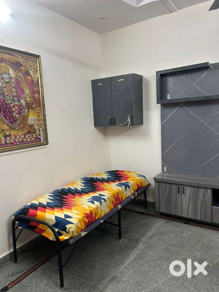 2 BHK Home For Job Holder Bachelor  @ 4 Sharing