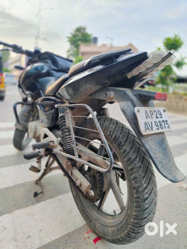 Pulsar 180 2012 model
