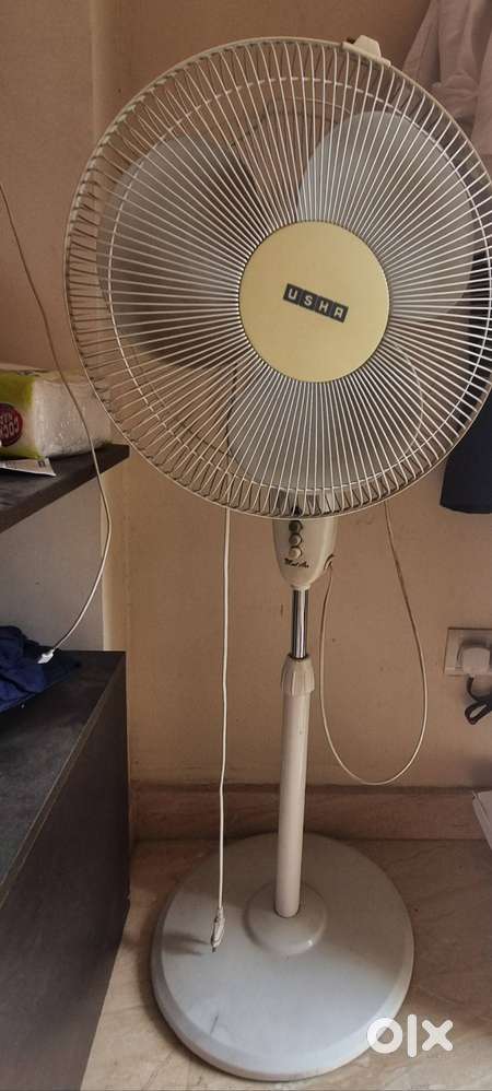 Usha Pedestal fan