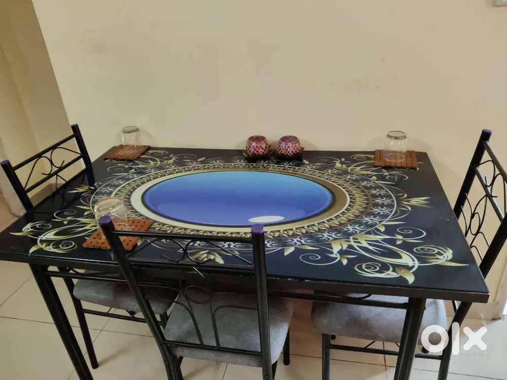 3 seater dining table