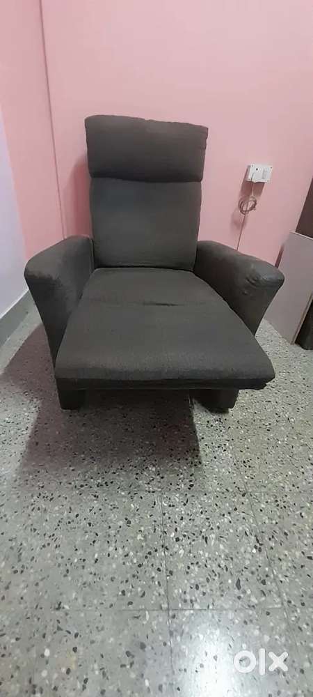 Single self Recliner sofa