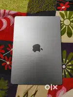 MacBook Air M3 2024 16 gb ram 256