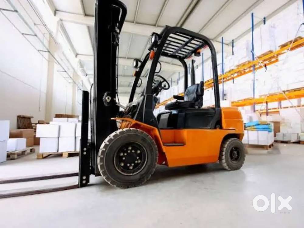 FORKLIFT OPERATOR