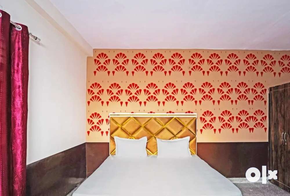 Hotel on rent available with 6 rooms