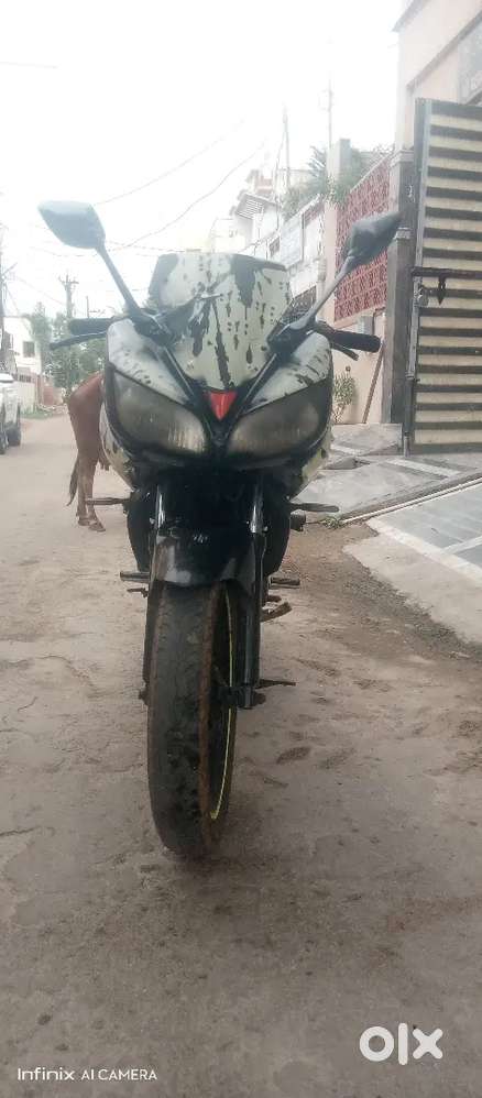 Yamaha ki Bike Bechni Hai