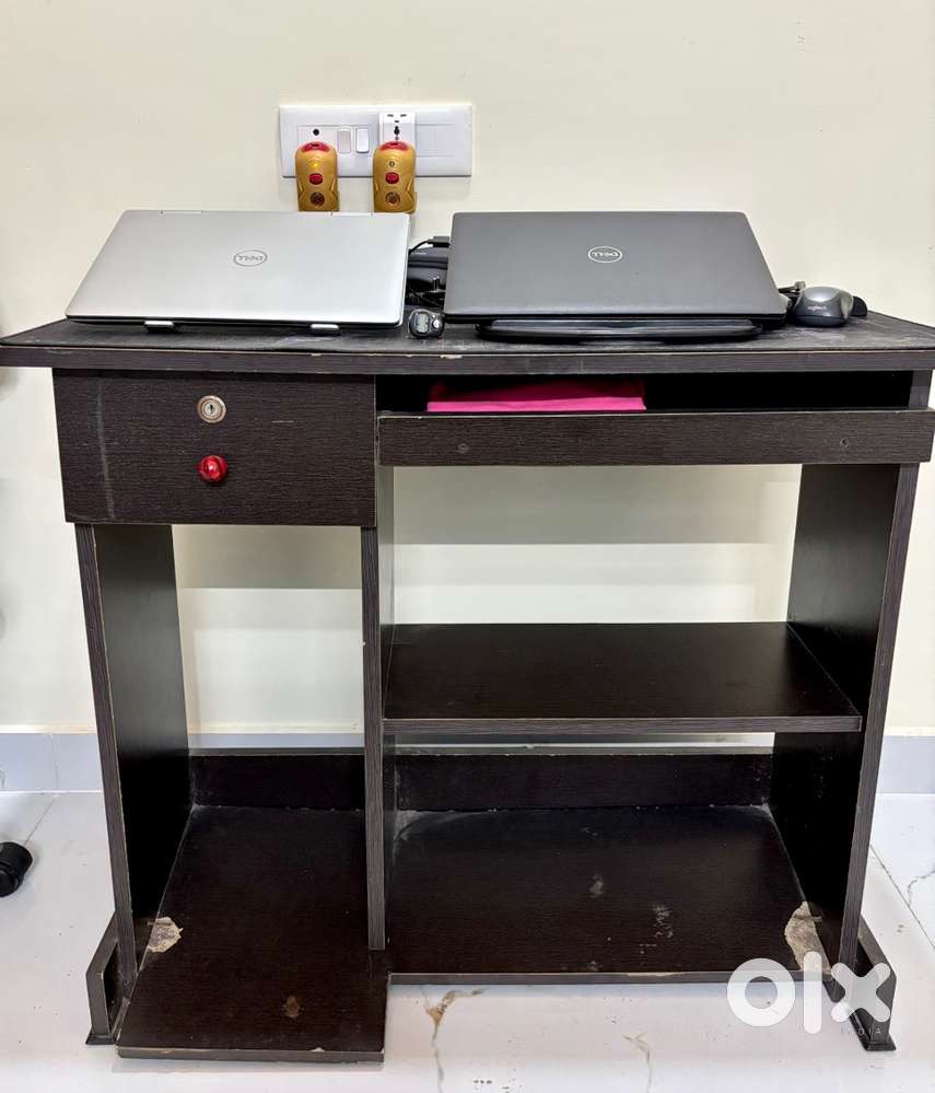 Computer Table -3 ft. x 1.5 ft.