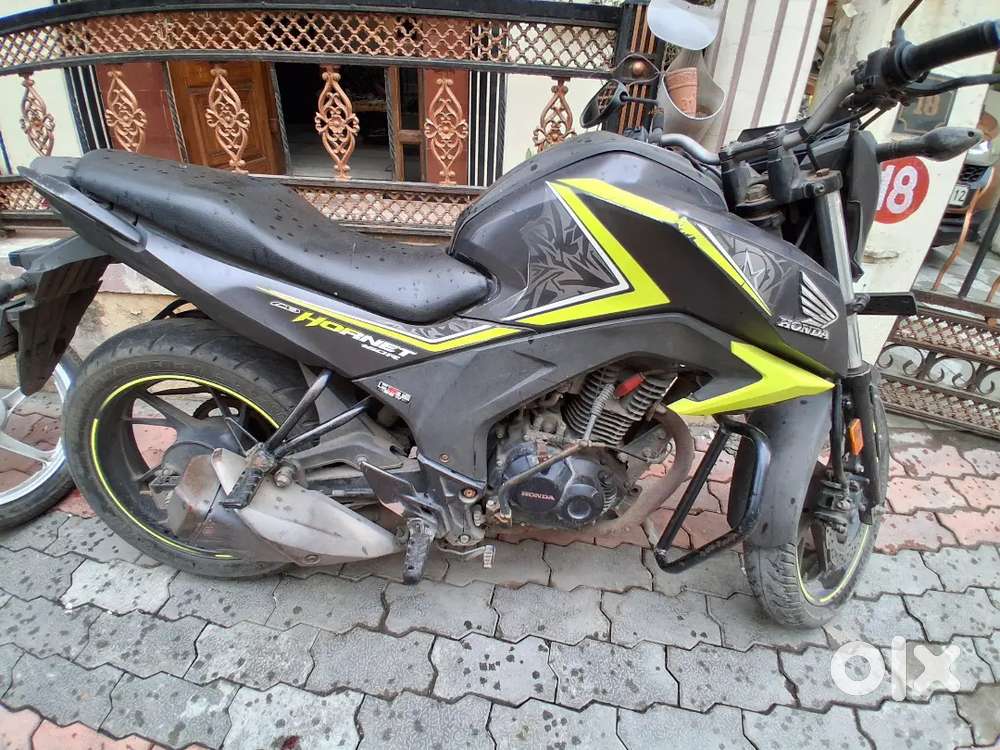 HONDA HORNET 160R - Good condition  All paper clear