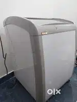 Haier 200 ltrs Curved Glass Top icecream freezer