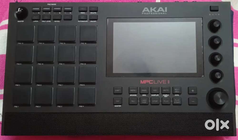 AKAI MPC LIVE 2