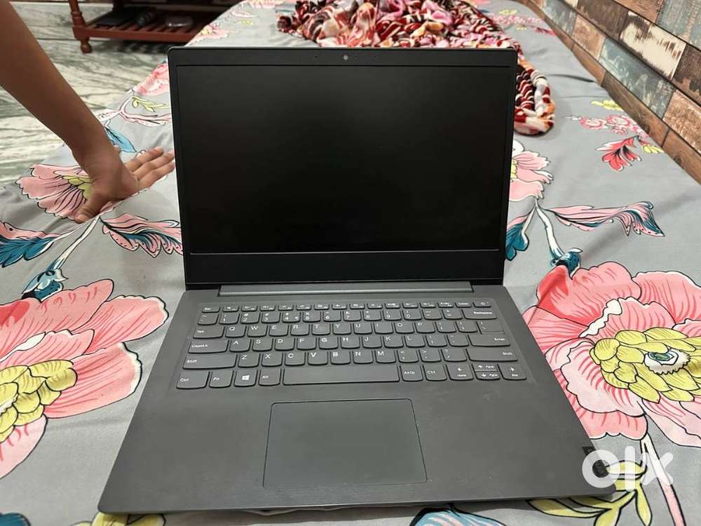 LENOVO V14 LAPTOP  WINDOW 11  Excellent condition