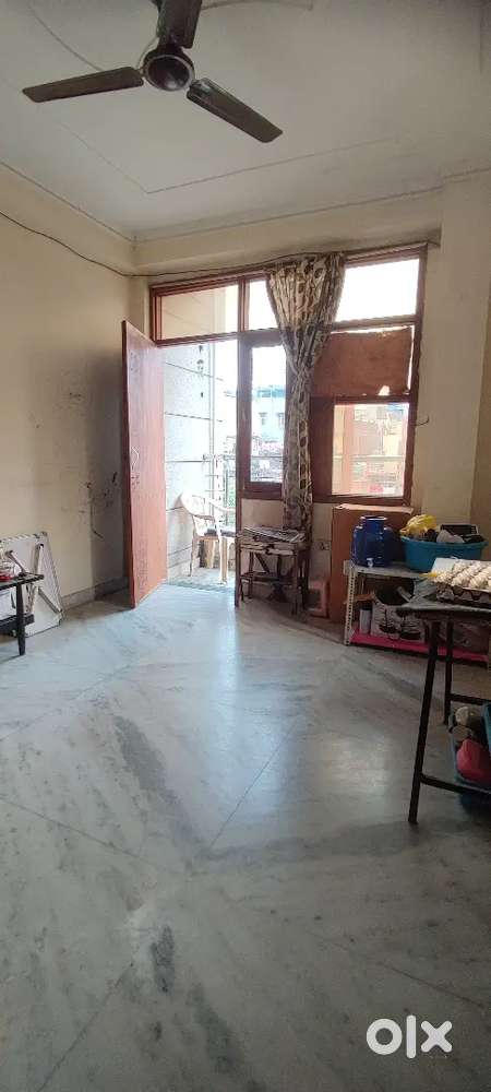 Looking for  Flatmate (Single male Person Only)  Ventilated Room