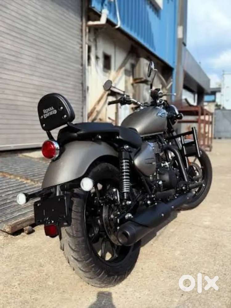 Royal Enfield meteor bike rental