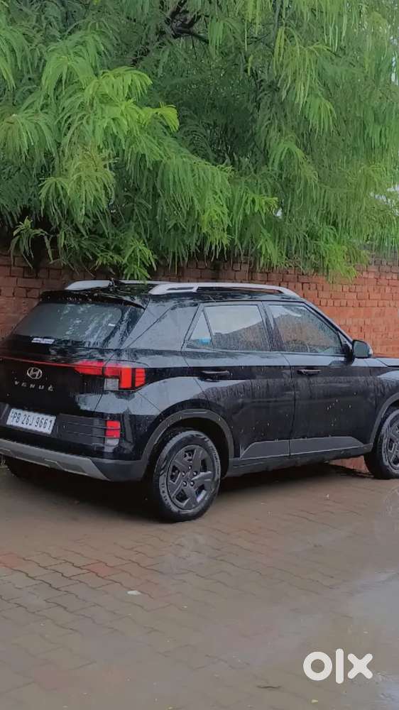 Hyundai New Venue 2024 Diesel 15000 Km Driven