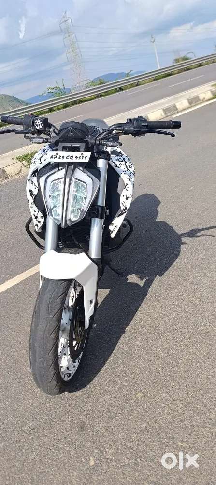 White colour Modified bike Good condition