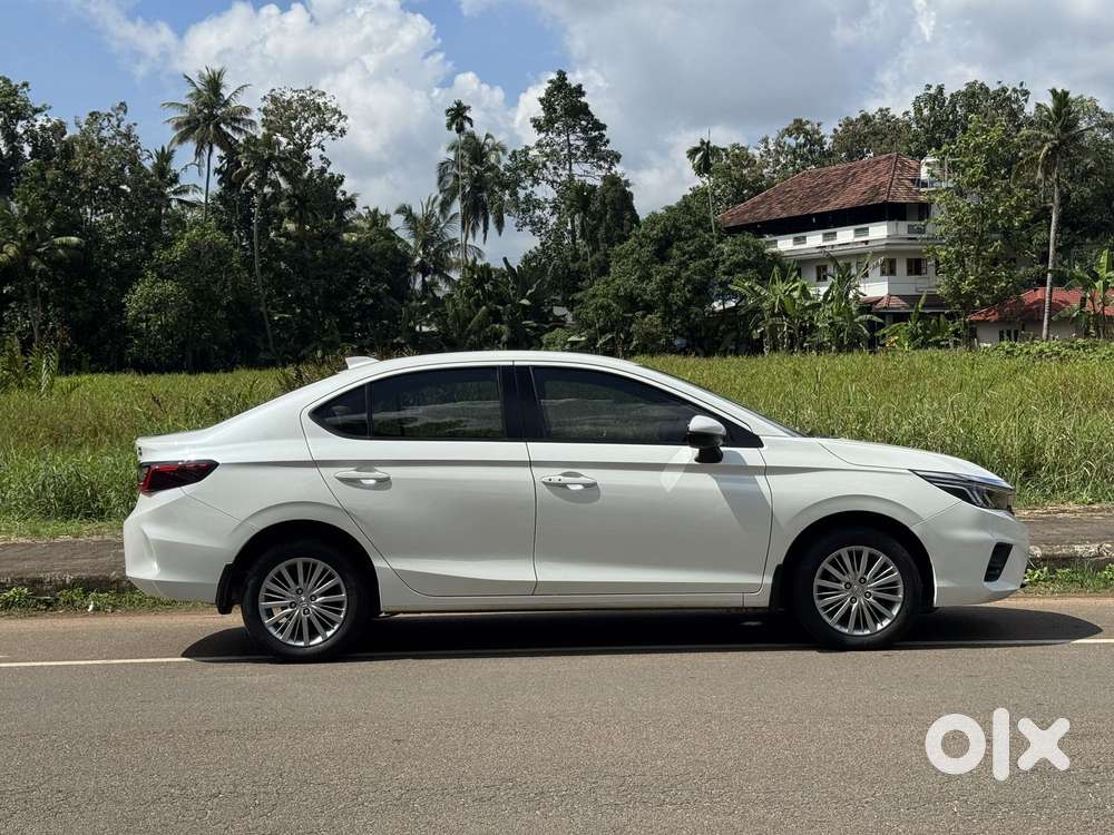 Honda City V MT Exclusive, 2021, Petrol