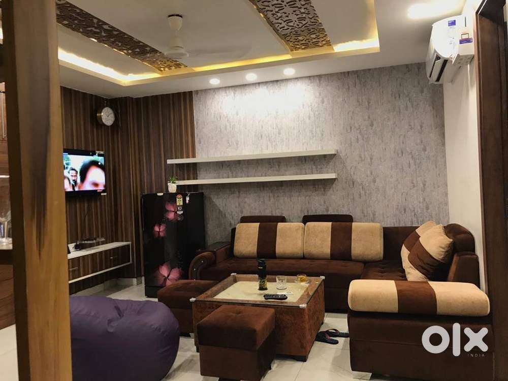 2 BHK Flat Near To Metro Or Market Area With 200 Free Units