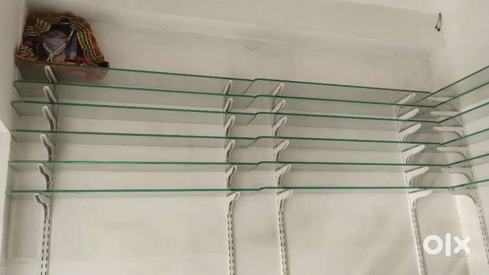 GLASS RECK WITH FULL FITTING