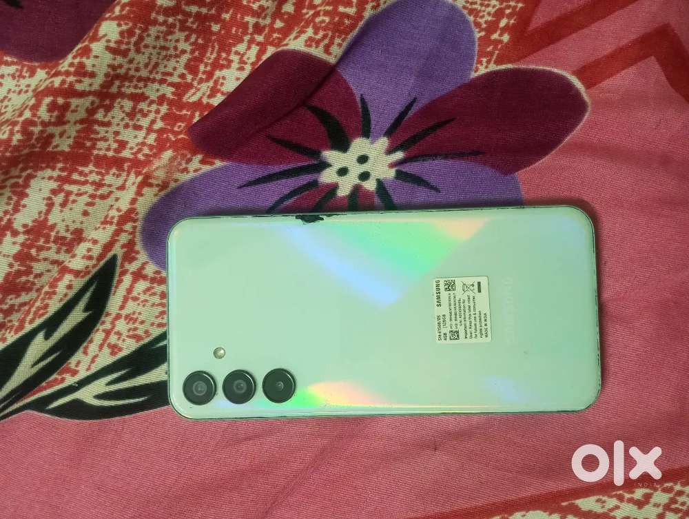 Samsung F15   1 year old mobile 5G mobile 5000 only