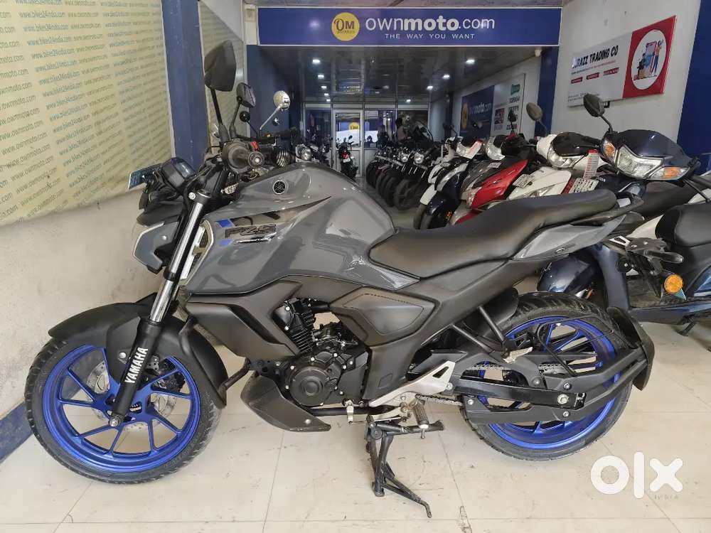 FZS V4, Available at Ownmoto