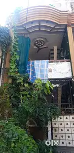 House is in 3.25 marlas.  With Car parking