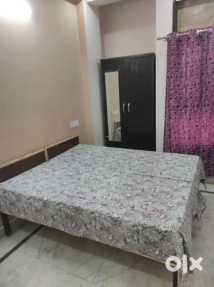 Sharing basis Boys PG  in Kaushambi walking distance Metro Station