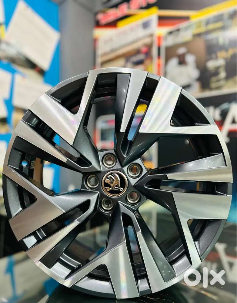 Skoda kylaq 17 inch diamond cut OEM wheels new box piece set of four