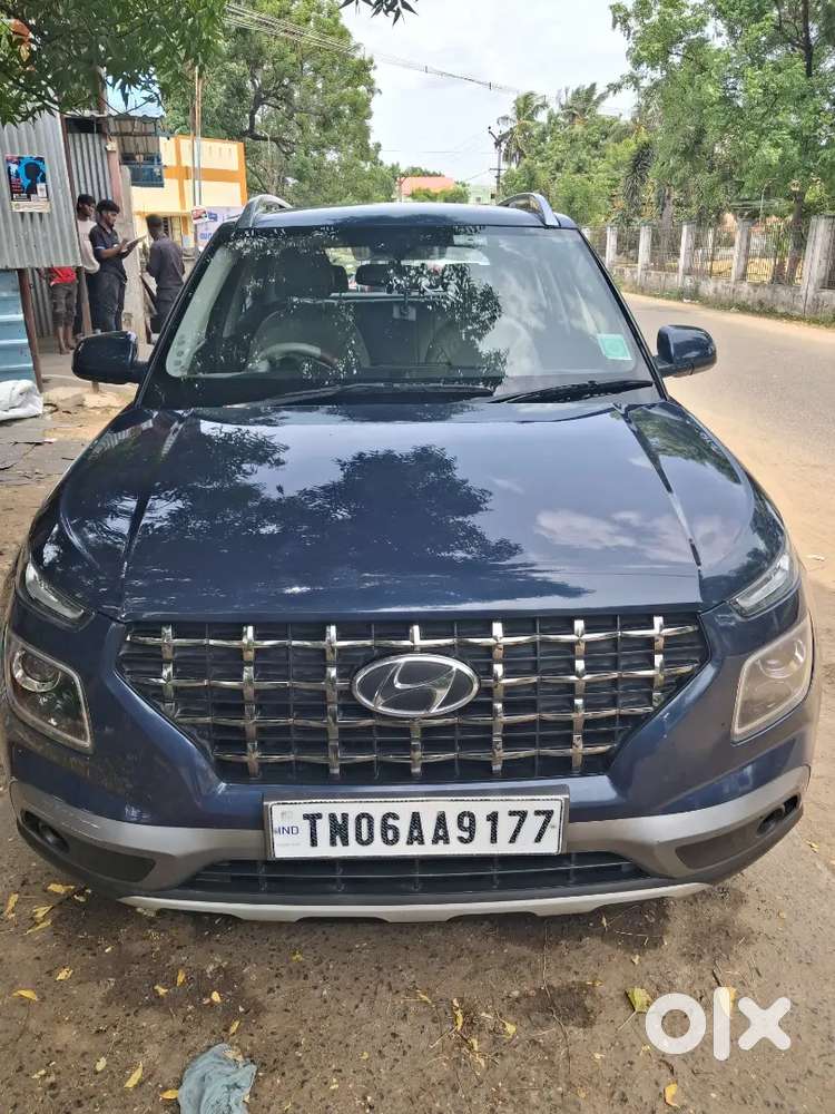 Hyundai Venue 2021 Petrol 10962 Km Driven