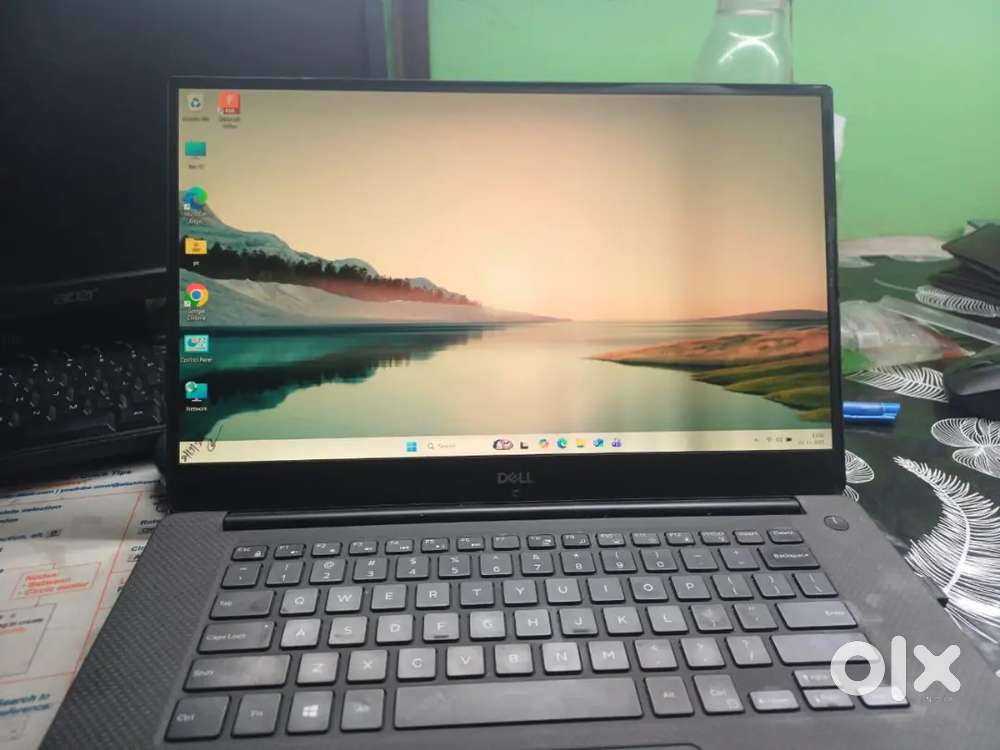 Dell laptop with window 11